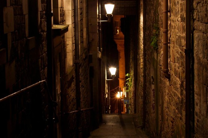 Ghosts, Mysteries, and Witches Tour - Where you start, where you end, and how the walk feels
