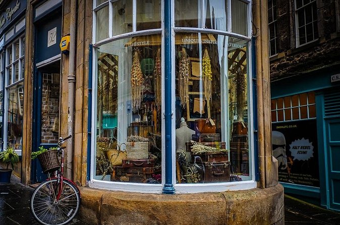 Guided 60-Minute Photography and sightseeing Tour in Edinburgh - What to Bring (and What to Skip)