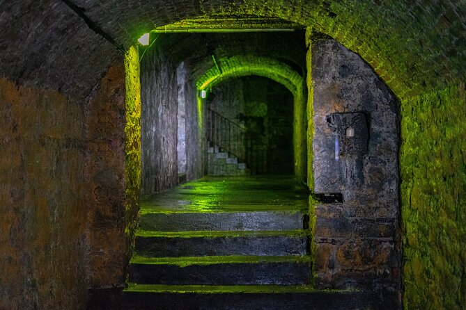 Haunted Vaults and Graveyard Walking Tour in Edinburgh - Greyfriars Kirk: 35 Minutes in Edinburgh’s Kirkyard Atmosphere