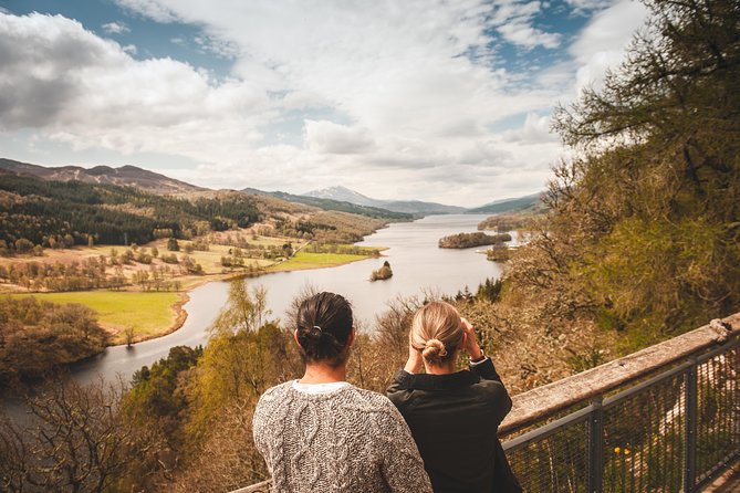 Highland Lochs, Glens & Whisky Day Tour Including Admission - Leaving Edinburgh: the Forth Road Bridge and Lowlands-to-Highlands shift