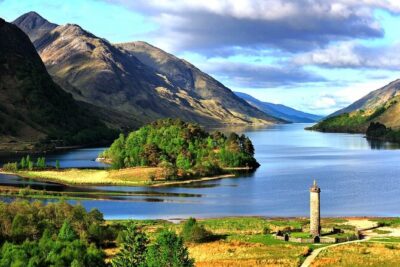 Highlands, Glencoe and Glenfinnan Viaduct Private Tour - Linlithgow, Kelpies, Stirling, and Wallace: the Scotland icons tour through the windows