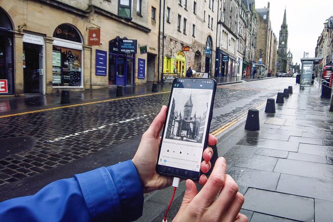 Highlights from Edinburgh’s Old Town: A Self-Guided Audio Tour - Starting at the Royal Scottish Academy: a smart launch point
