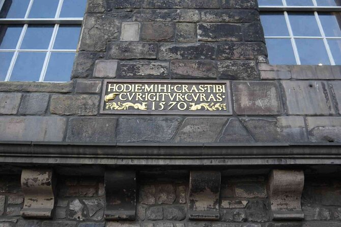 Highlights from the Royal Mile: A Self-Guided Audio Tour - Royal Mile Audio Tour: A 1¼-Mile Story Sprint
