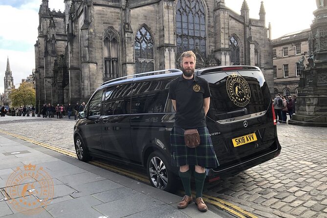 Historic Edinburgh and Rosslyn Chapel Full-Day Private Tour in a Premium Minivan - Old Town closes, Victoria Street, and Castle Hill in one walk-style hour