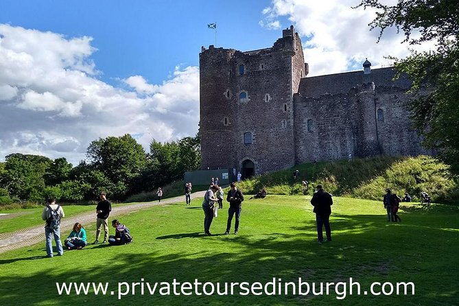 Jamie Fraser Outlander tour to Lallybroch tours Edinburgh - Jamie Fraser audio + a local guide: the best way to watch your step