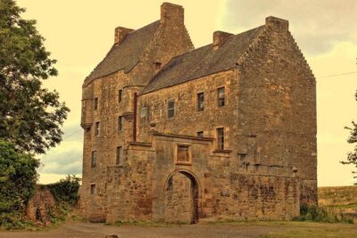 Jamie Fraser Outlander tour to Lallybroch tours Edinburgh - Midhope Castle and Lallybroch: the stop fans plan around