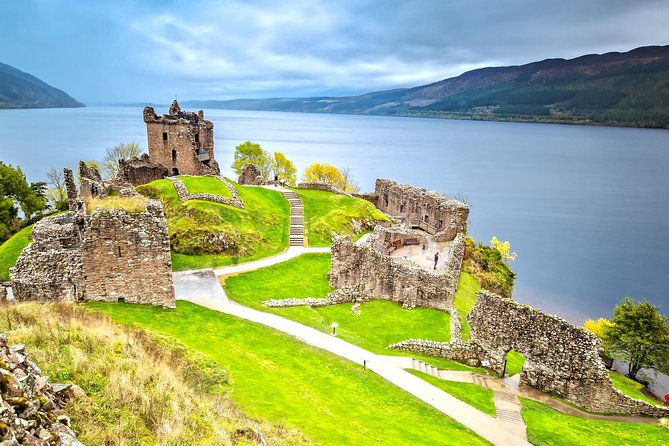 Loch Ness, Glencoe & the Highlands Guided Day Tour from Edinburgh - Stirling Castle on the Route: Fast Drama Before the Highlands