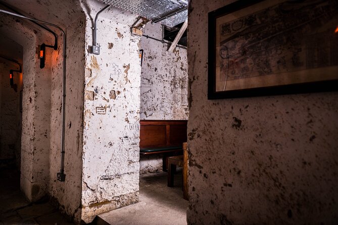 Luxury Whisky Tasting in Edinburgh's Underground Vaults | 90min - Why this underground Edinburgh whisky tasting feels different