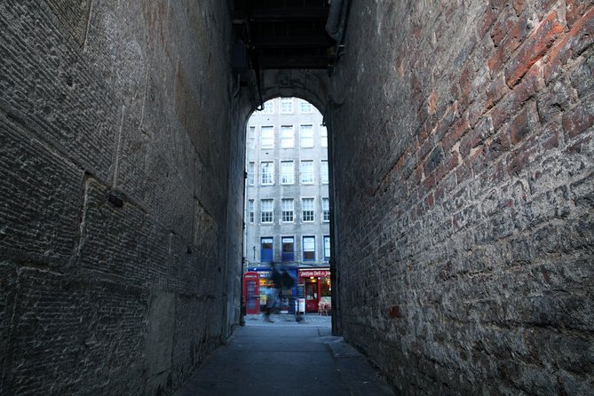 Multi-Sensory Small-Group Historic Vaults Tour in Edinburgh - Low-Light Terrain Tips: How to Prepare for the Uneven, Damp Feeling