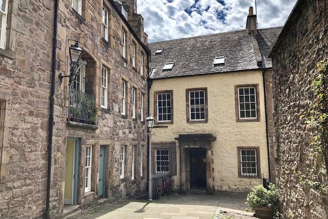 Old Edinburgh Private Walking Tour - Starting at John Knox House: where your Old Town story begins