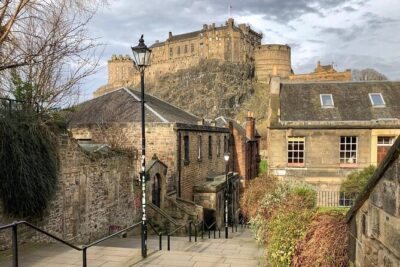 Old Edinburgh Private Walking Tour - Private guide energy in just 90 minutes