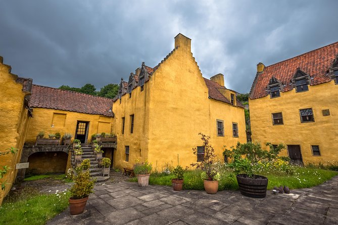 Outlander Film Locations Day Trip from Edinburgh - Culross as Cranesmuir: free entry and a walkable 17th–18th century feel