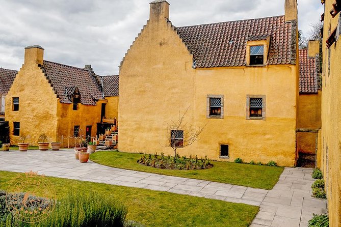 Outlander locations experience, Private Tour in a premium Minivan - Your Day in the Minivan: Pickup, Wi-Fi, and Live Commentary