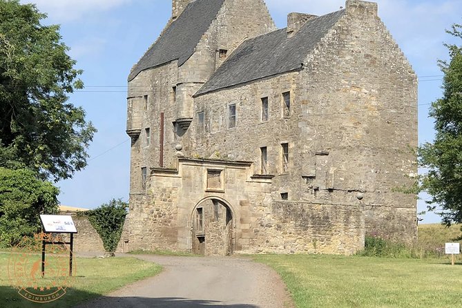Outlander locations experience, Private Tour in a premium Minivan - Stop 3: Culross (Cranesmuir Feeling in a Conservation Village)