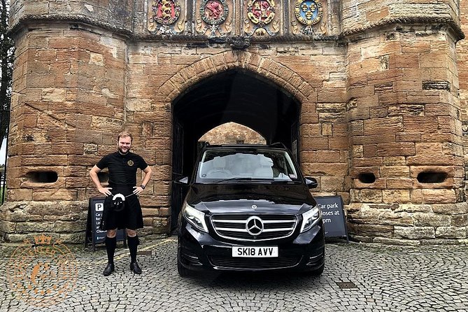 Outlander locations experience, Private Tour in a premium Minivan - Stop 5: Hopetoun House (A Quick Look at the Stand-In for a Grand Mansion)