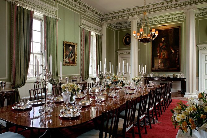Palace of Holyroodhouse Admission Ticket - Café breaks and the no-food-inside rule