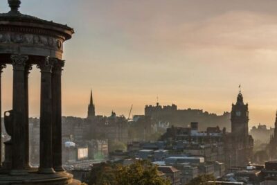 Private Custom Tour with a Local Guide in Edinburgh - Photo Stops and Sightseeing on Real Streets