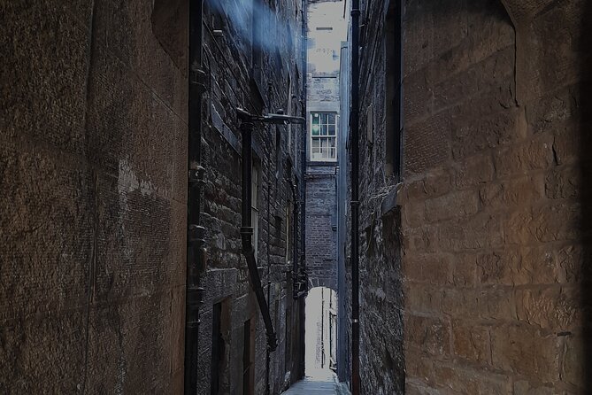 Private Dark History Tour: Eerie Edinburgh - The pace and timing: 1 hour 30 minutes that moves