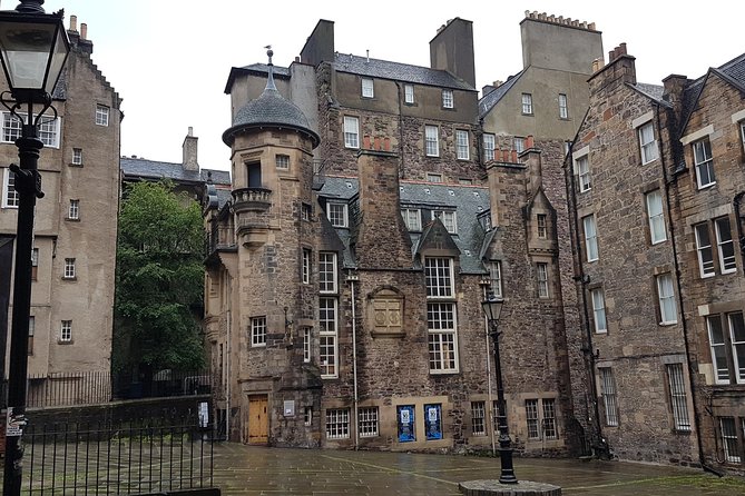 Private Edinburgh City Half-Day Tour - VIP Mercedes Comfort and Door-to-Door Pickup