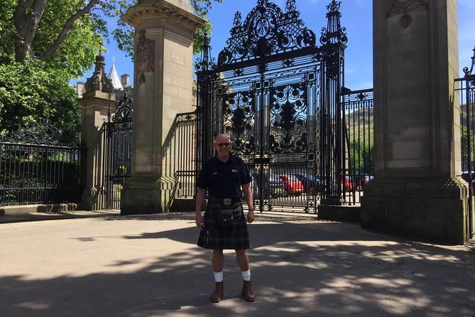 Private Edinburgh City Tour - Medieval market area and Scotland’s National Museum stop