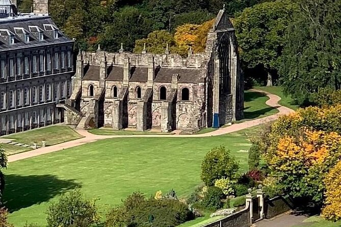 Private Edinburgh Full Day Guided Tour in a Black Cab LEVC TX - Surgeons’ Hall Museums: history you don’t expect on a city day