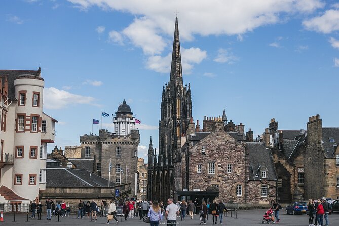 Private Full-Day Walking Tour in Edinburgh with Edinburgh Castle - Charlotte Square: a UNESCO stop that feels like a pause button