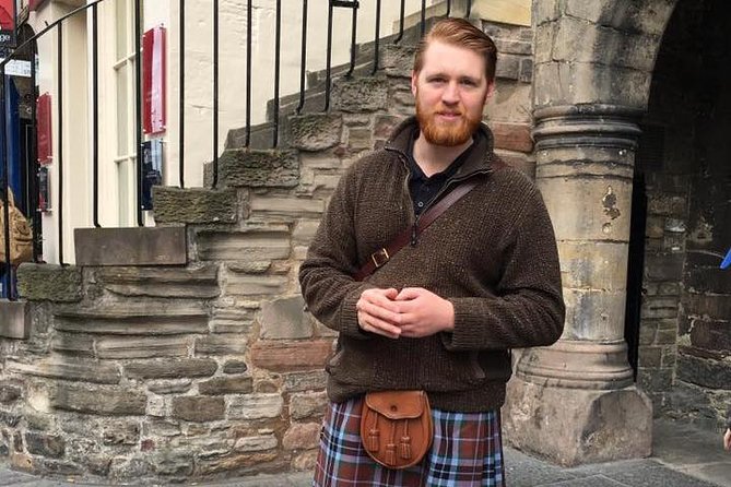 Private Old Town, Edinburgh Walking Tour - Proclamations and executions: how the Royal Mile handled power