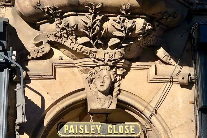 Private Old Town, Edinburgh Walking Tour - Bakehouse Close: a tranquil 17th-century garden and filming stories
