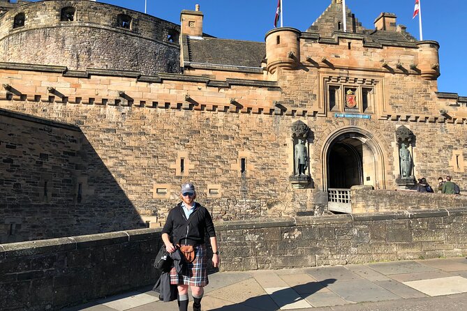 Private Old Town, Edinburgh Walking Tour - Edinburgh Castle viewpoints without the ticket stress