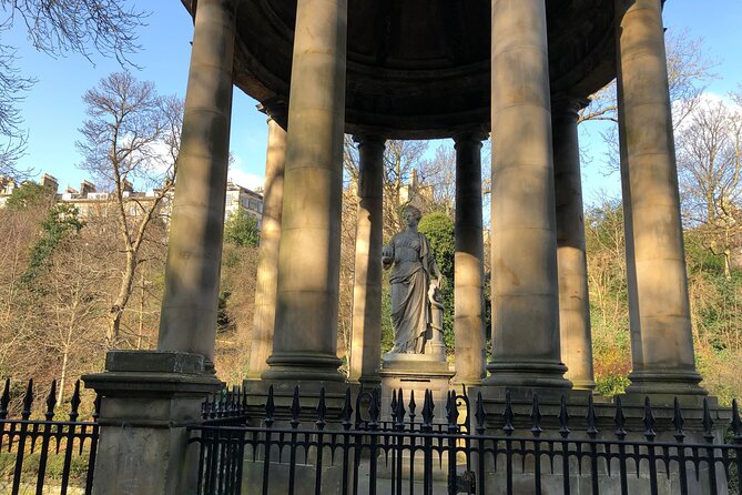 Private Royal Mile Walking Tour - Canongate Kirkyard: Adam Smith, Robert Ferguson, and a Mary Queen of Scots thread