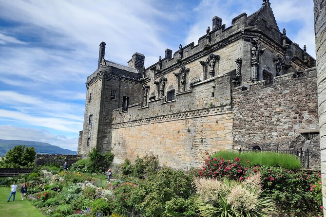 Private Stirling Day Guided Tour in the Premier Classic LEVC TXE - National Wallace Monument: how the story became a statue