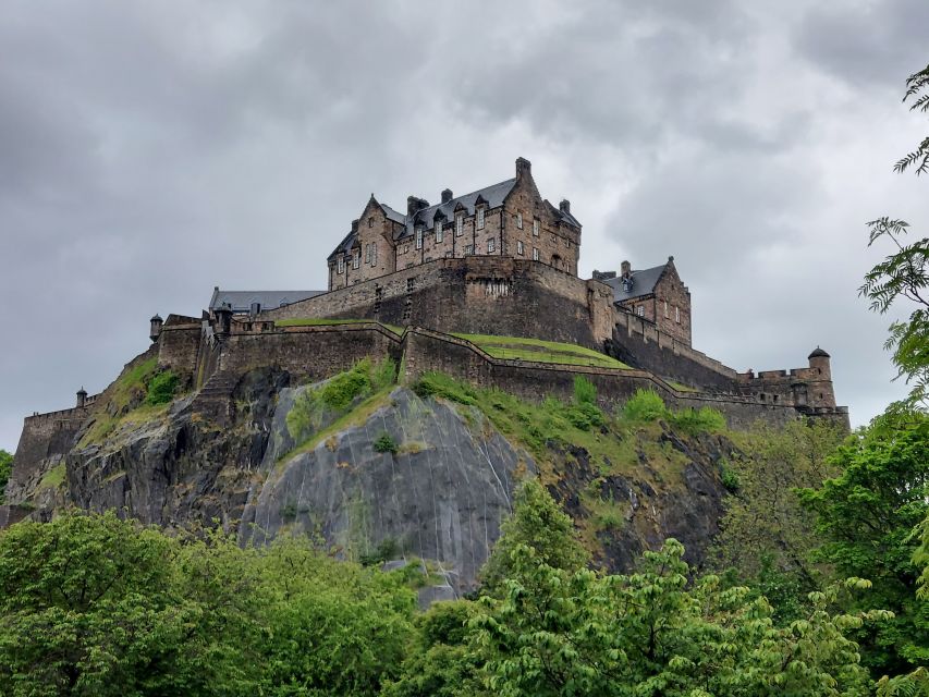 Private tour: History and Mystery in Edinburgh's Old Town - Royal Mile momentum: walking uphill with purpose