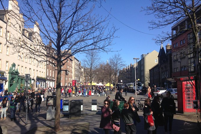 Private Walk: Edinburgh Old Town and New Town - Logistics that make the tour easier: pickup, mobile ticket, and timing