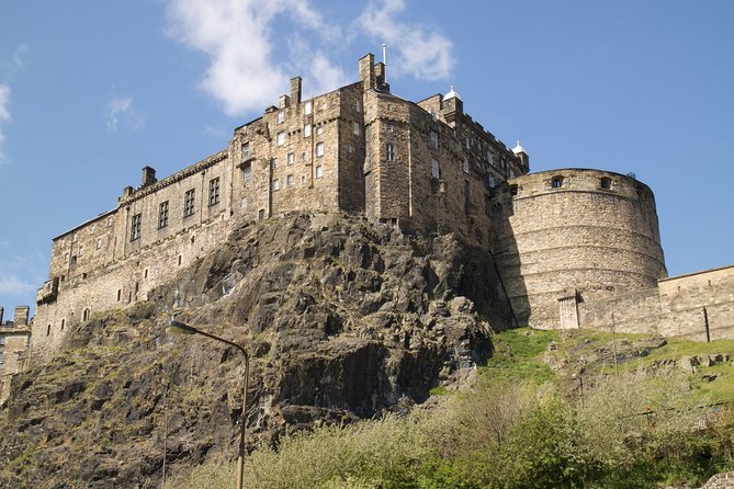 Private Walking Tour: Edinburgh Highlights, including entry to Edinburgh Castle - Harry Potter stop: The Elephant House (and what’s included)