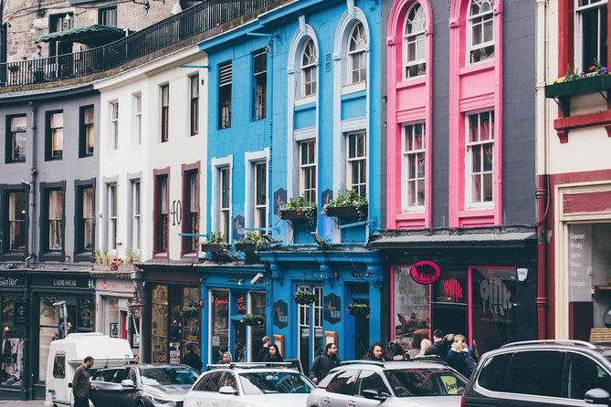 Private Walking Tour: Edinburgh Highlights, including entry to Edinburgh Castle - The Royal Mile returns: St Giles, Mercat Cross, and the pavement clues