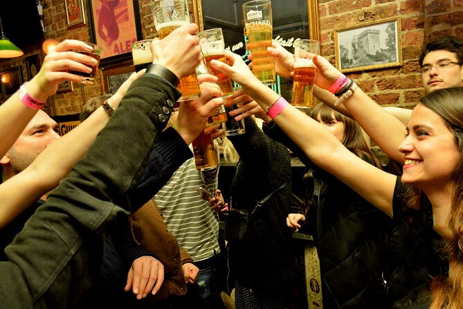 Pub Crawl in Edinburgh - Stop 1 in Edinburgh Old Town: the core crawl with free shots and wristbands