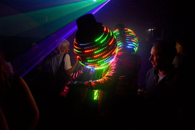Pub Crawl in Edinburgh - Pace and group vibe: making friends without losing control