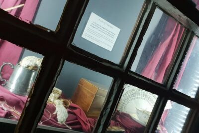 Public guided tour of Edinburgh at a minimum price - in French - Old Town streets and the UNESCO story: what you’ll see