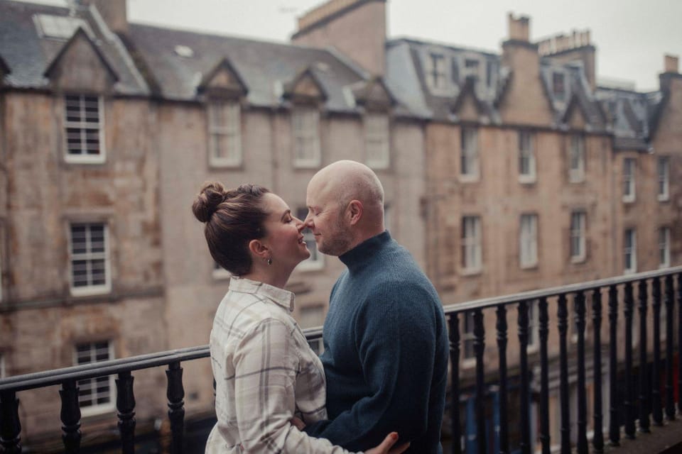 Romantic Photoshoot Experience for Couples in Edinburgh - The Old Town photo stop: what “private and guided” really feels like