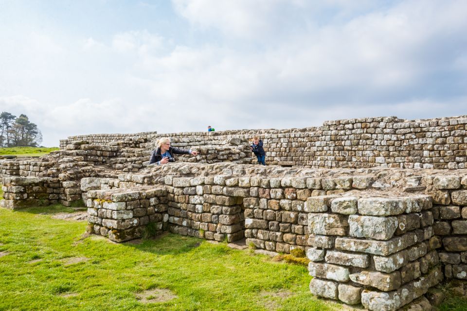 Rosslyn Chapel and Hadrian's Wall Small Group Day Tour - Carter Bar border crossing: history you can photograph