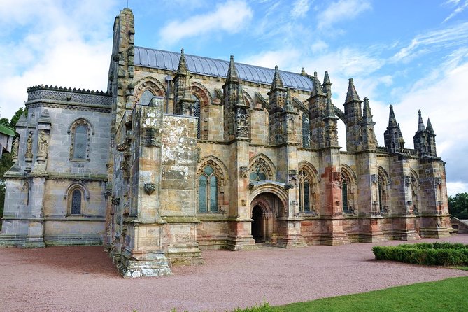 Rosslyn Chapel and Scottish Borders Small-Group Day Tour from Edinburgh - Riding the 16-seat Mercedes: comfort, breaks, and movement