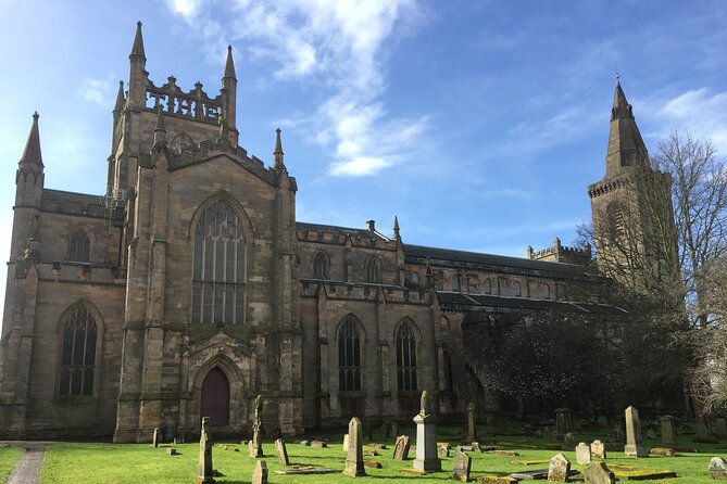Rosslyn Chapel, Dunfermline Abbey and Stirling Castle Day Tour - Rosslyn Chapel: Stone Carving Magic (and Da Vinci Code Curiosity)