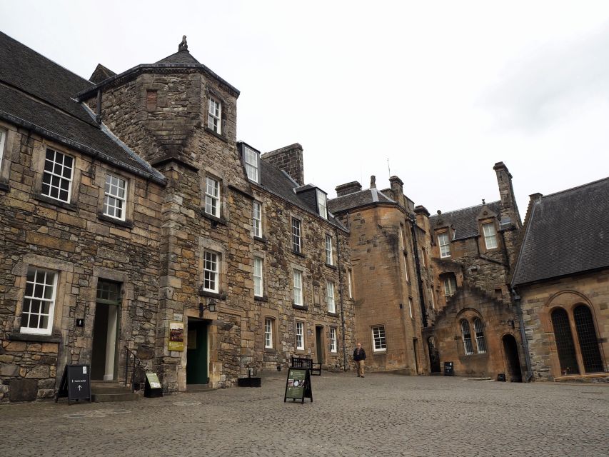 Rosslyn Chapel, Stirling Castle & Dunfermline Abbey Tour - How the day flows: timing, photo stops, and guide energy