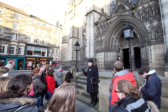 Royal Mile and Edinburgh Castle - Small Group Walking Tour - The Royal Mile with a guide: why the stories matter