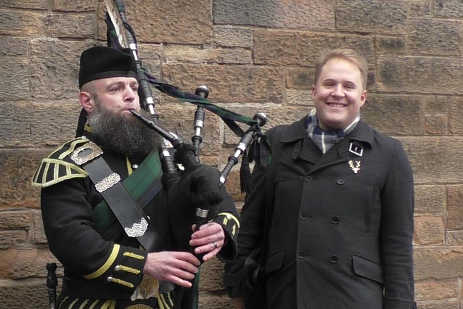 Royal Mile and Old Town Walking Tour - Jolly Judge and James Court: tenement buildings plus a pub with personality