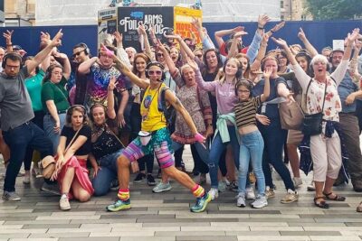 Silent Disco Adventure Tour - Grooving past the station: quick change of scenery, same party beat
