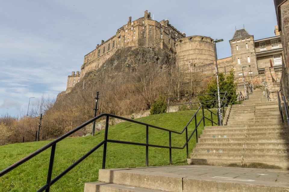 Skip-the-line Edinburgh Castle with Old Town Walking Tour - Who this tour suits best (and who should rethink it)