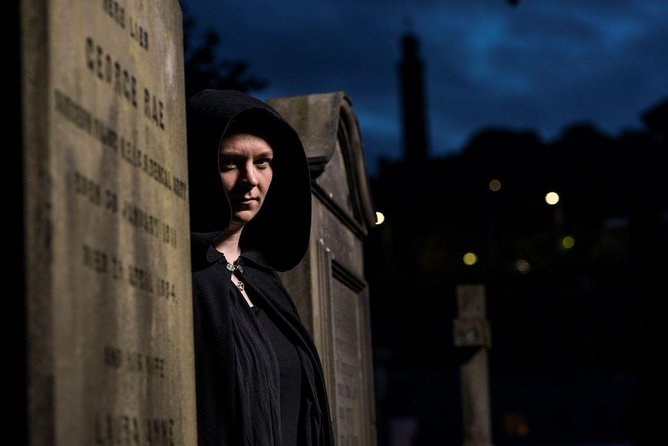 Small Group Edinburgh Underground Vaults & Graveyard Ghost Tour - Starting at Mercat Cross: Old Town’s Meeting-Point Energy