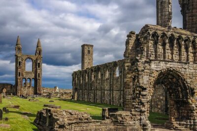 St Andrews, Fife Coast Walk & Historic Abbey Tour from Edinburgh - Queensferry Crossing: 15 Minutes of Big Views and Bridge Stories
