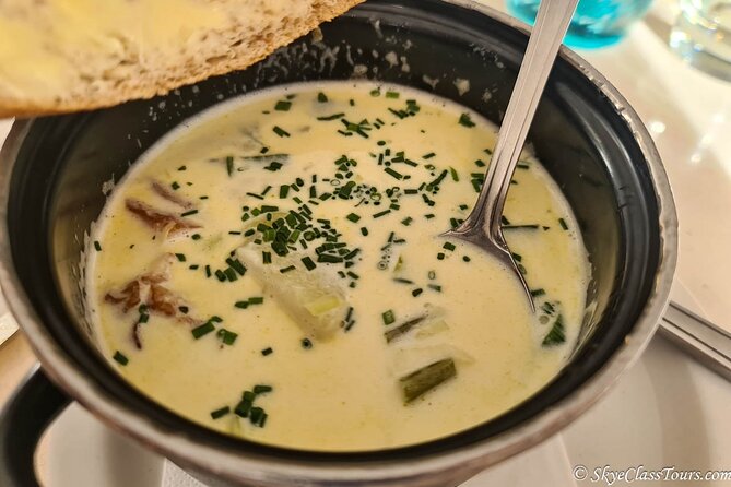 Tailored Premium Edinburgh Food Tour with Highest Quality Dishes - What You’ll Eat and Drink: Lunch-Level Scottish Classics Plus Smart Variety